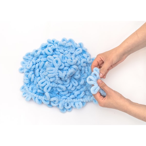 loop yarn blanket pattern, finger knit blanket pattern | Inspire Uplift