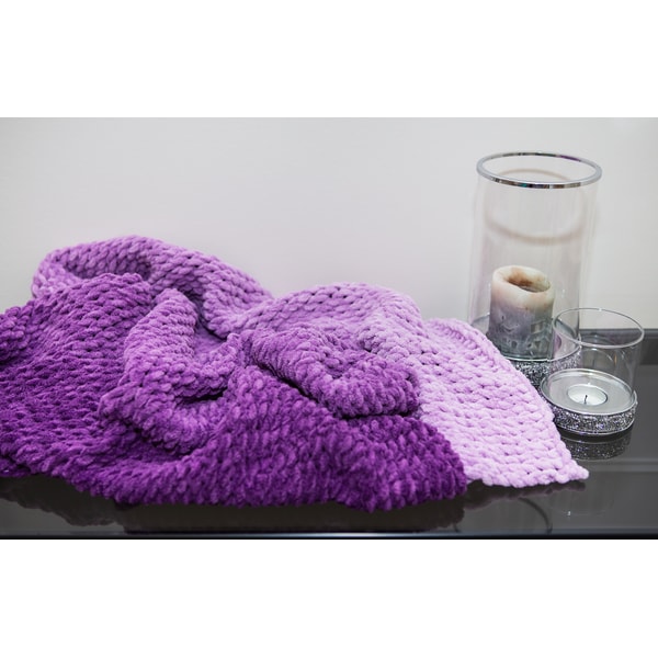 loop yarn blanket pattern, finger knit blanket pattern | Inspire Uplift