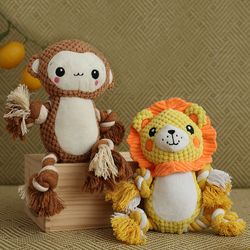 2PCS Dog Squeaky Toys Cute Lion Monkey Interactive Plush Stuffed Toy Pet Rope Chew Toy for Puppy Small Medium Large Pets