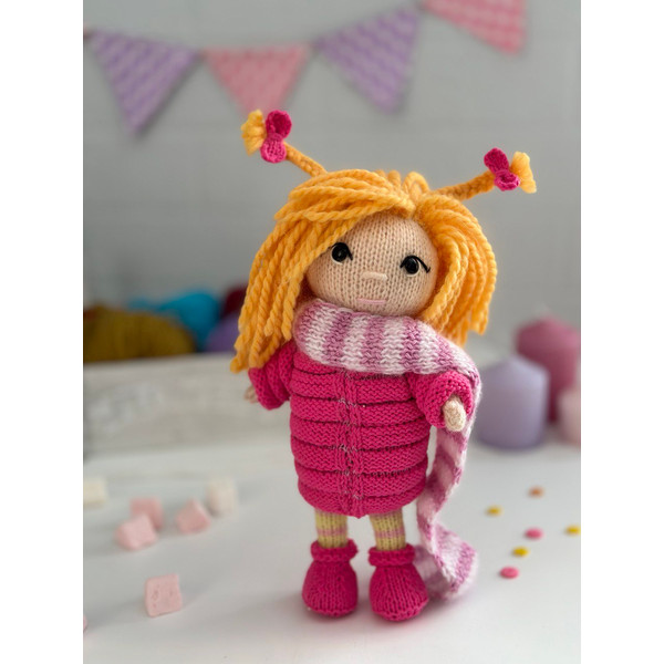 amigurumi doll knitting pattern by ola oslopova