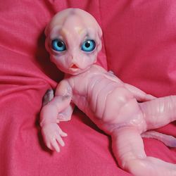 Fantastic baby dragon 13 inches. Alien reborn doll 33cm.