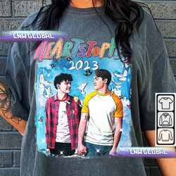 heartstopper movie shirt, nick nelson charlie spring season 2 vintage 90s y2k lgbt graphic tee