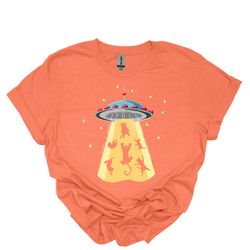 cats getting off spacecraft shirt, cat t-shirt, , cat lover shirts, pet lover shirt, cat owner shirt, gifts for pet owne