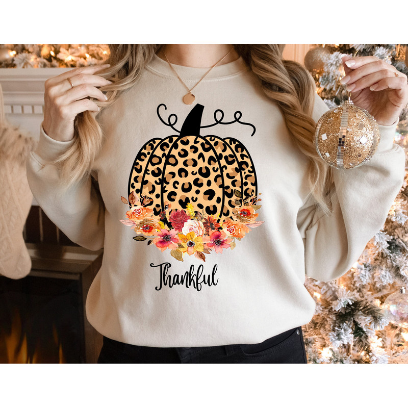 Thankful Leopard Print Pumpkin Shirt, Thanksgiving Pumpkin Spice Shirt, Fall Shirt, Autumn Shirt, Pumpkin Patch Shirt, Thanksgiving Teacher.jpg