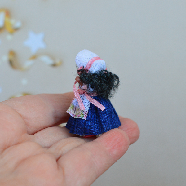 Miniature - doll - in - 24th - scales - 7