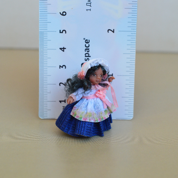 Miniature - doll - in - 24th - scales - 12