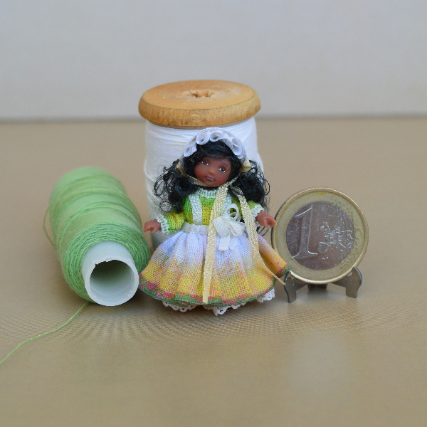 Miniature - doll - in - 24th - scales - 3