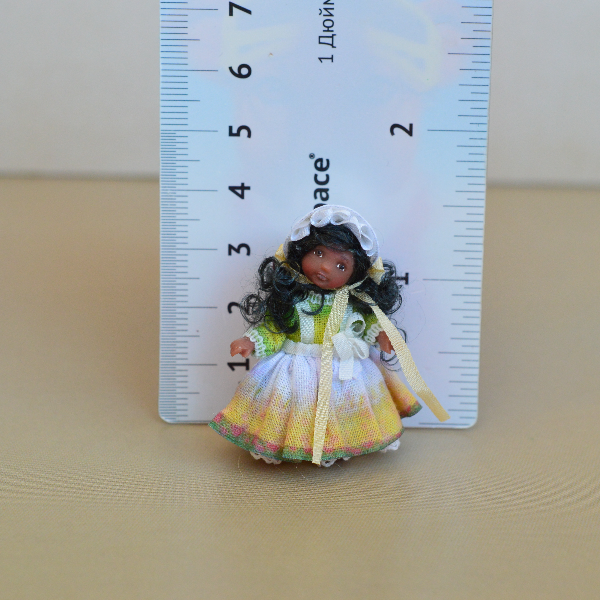 Miniature - doll - in - 24th - scales - 4