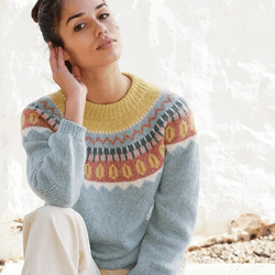 Retro beauty knitted jumper with round yoke