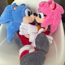 "Sonic and Amy Rose the Hedgehog Handmade Toy - Perfect Gift for Kids and Fans"