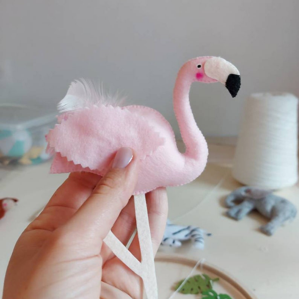 felt-flamingo-DIY
