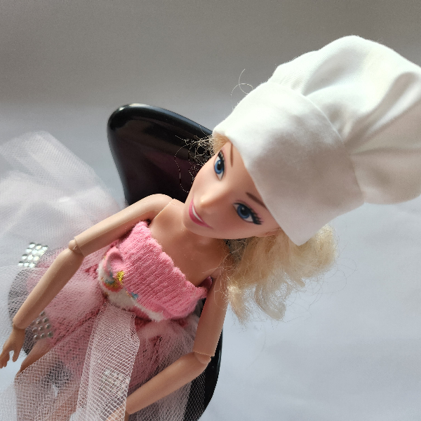 DIY Barbie chef hat tutorial