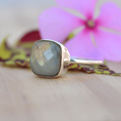 Labradorite Ring, Sterling Silver Women Ring, Labradorite Gemstone Ring, Faceted Labradorite Stone Ring, Silver Jewelry