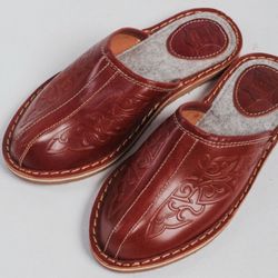 Handmade house slippers very cozy and comfortable leather felt suede embossed patterns