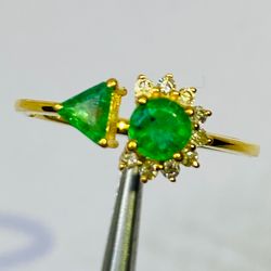 Natural Round And Triallance Shape Emerald And Diamond Ring In 14K Hallmarked Gold