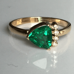 Natural Triallance Shape Emerald Stone Ring With Diamond In 14k Hallmarked Solid Gold