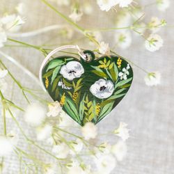 Hearted wooden pendant with hand painted flowers - GREEN