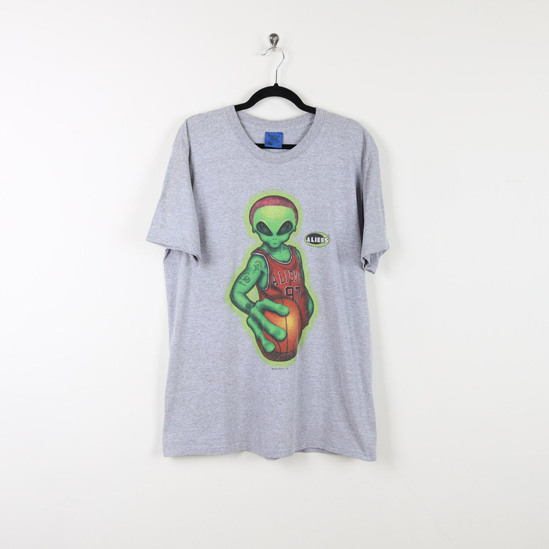 Vintage 90s Aliens 1996 Logotel Inc. Basketball Gray Graphic Print Tee Single Stitch Athletic Sports Tennessee River T-shirt Size XL.jpg