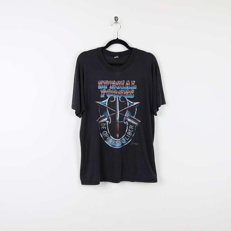 Vintage 90s Black Special Forces 1991 De Oppresso Liber Graphic Print T-shirt Single Stitch Military JRS Enterprises Tee Size Large.jpg