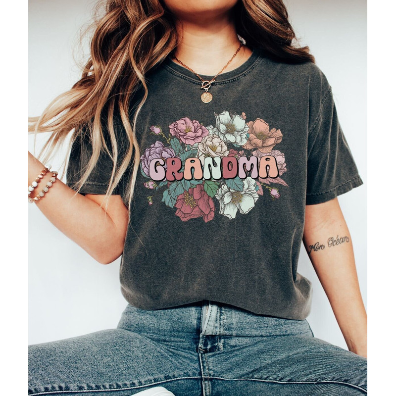 Grammy Sweatshirt, Wildflowers Grandma Sweatshirt, Gift for New Grandmother Est 2023, Pregnancy Announcement, Nana Baby Reveal Gift Mimi.jpg