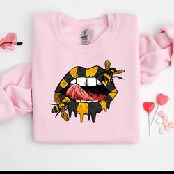 sexy dripping lips with bee bumblebee