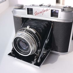 ISKRA soviet camera INDUSTAR-58 (3,5/75) medium format 6 x 6 folding AGFA copy