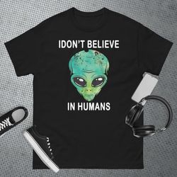 green turquoise alien face halloween costume t-shirt