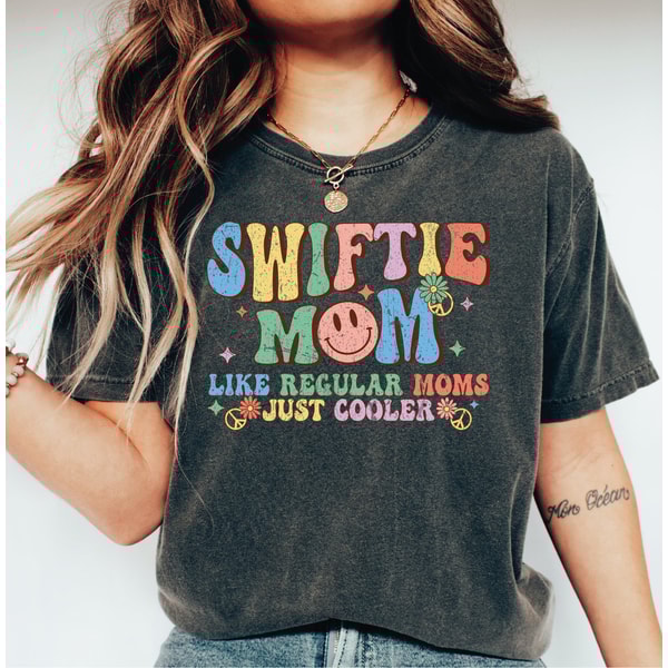 Swiftie Mom Shirt, Retro Mama Shirt, Vintage Style Mama Shirt, Retro Mama Shirt, Regular Moms Tee, Just Cool Moms T-Shirt Gift-500.jpg
