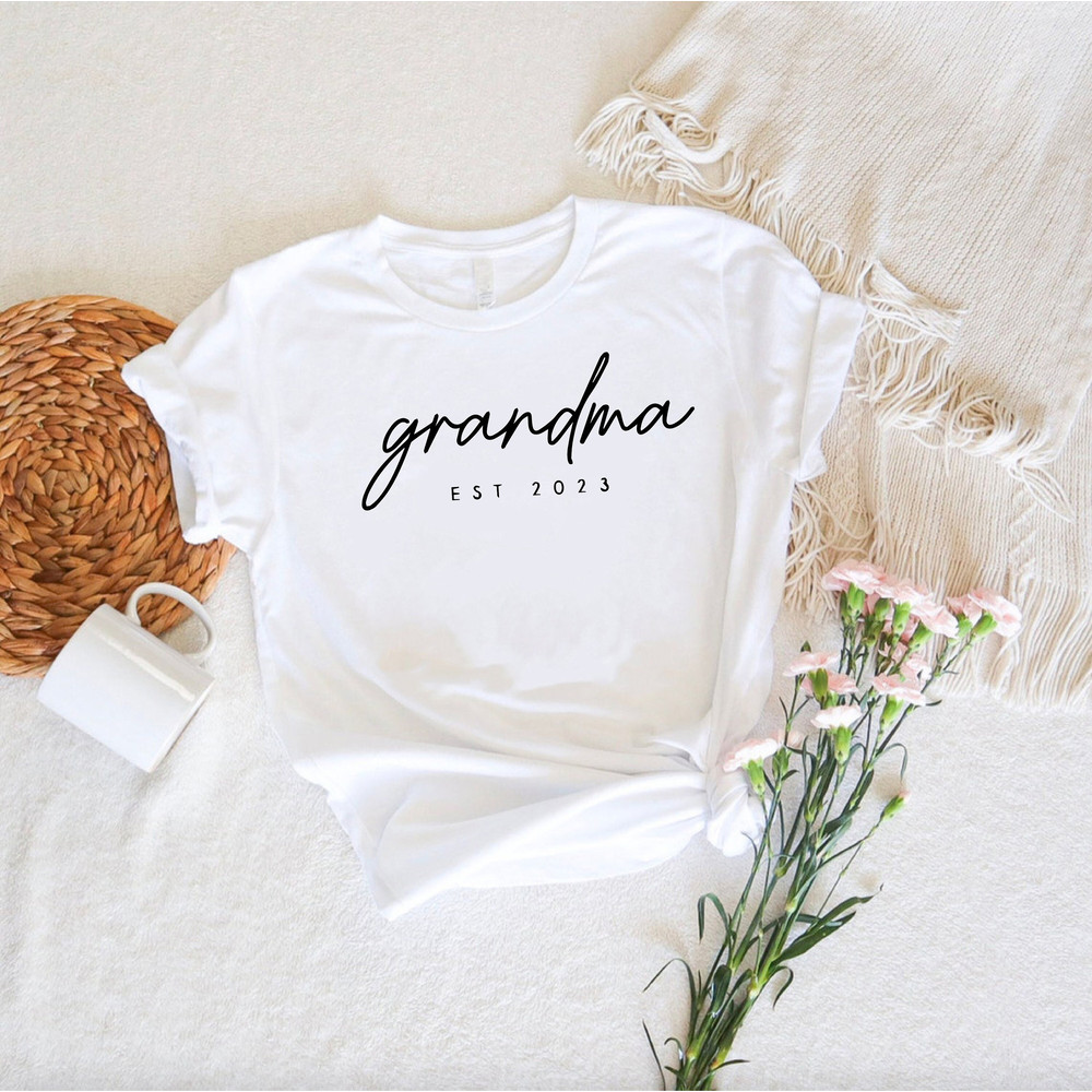 Retro Grandma Shirt, Grandma Gift, Mother's Day T-Shirt, Mother's Day Gift, Granny Gift, New Granny Gift, Nana Shirt, Mom Day Gift.jpg
