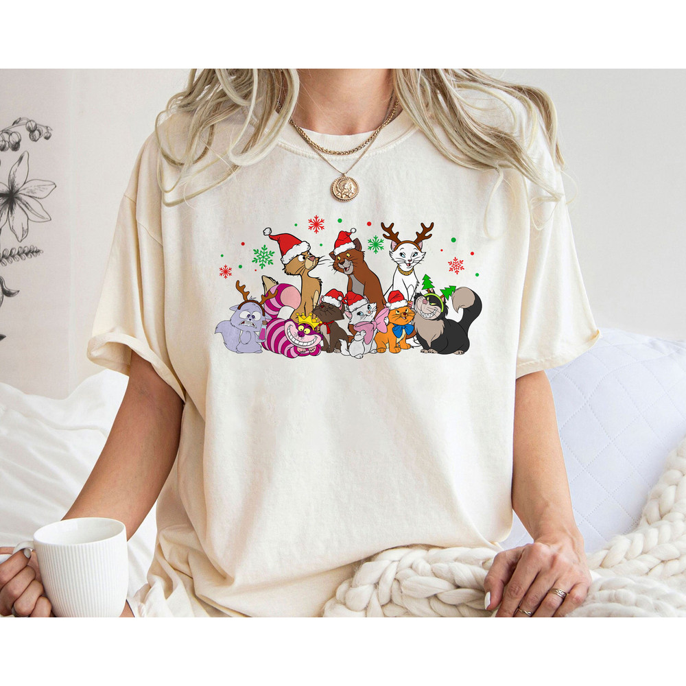 Disney Cats Wear Santa Hat A Very Merry Christmas Party Pajama Shirt Family Matching Walt Disney World Shirt Gift Ideas Men Women.jpg