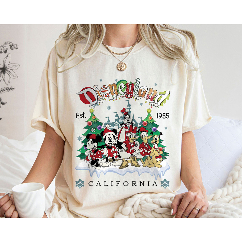 Disneyland Est 1955 California Classic Mickey And Friend Merry Christmas Shirt Family Matching Walt Disney World Shirt Gift Ideas Men Women.jpg