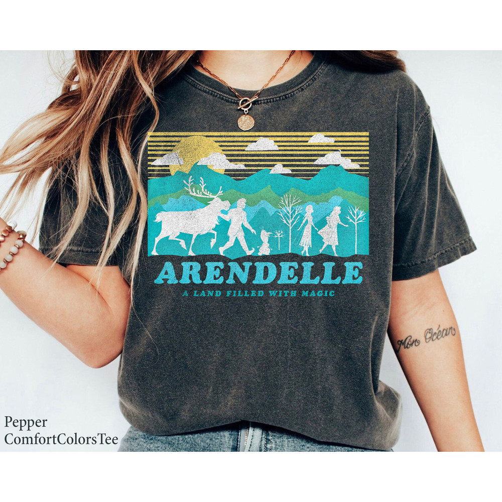 Frozen 2 Arendelle Group Silhouette Poster Shirt Family Matching Walt Disney World Shirt Gift Ideas Men Women.jpg