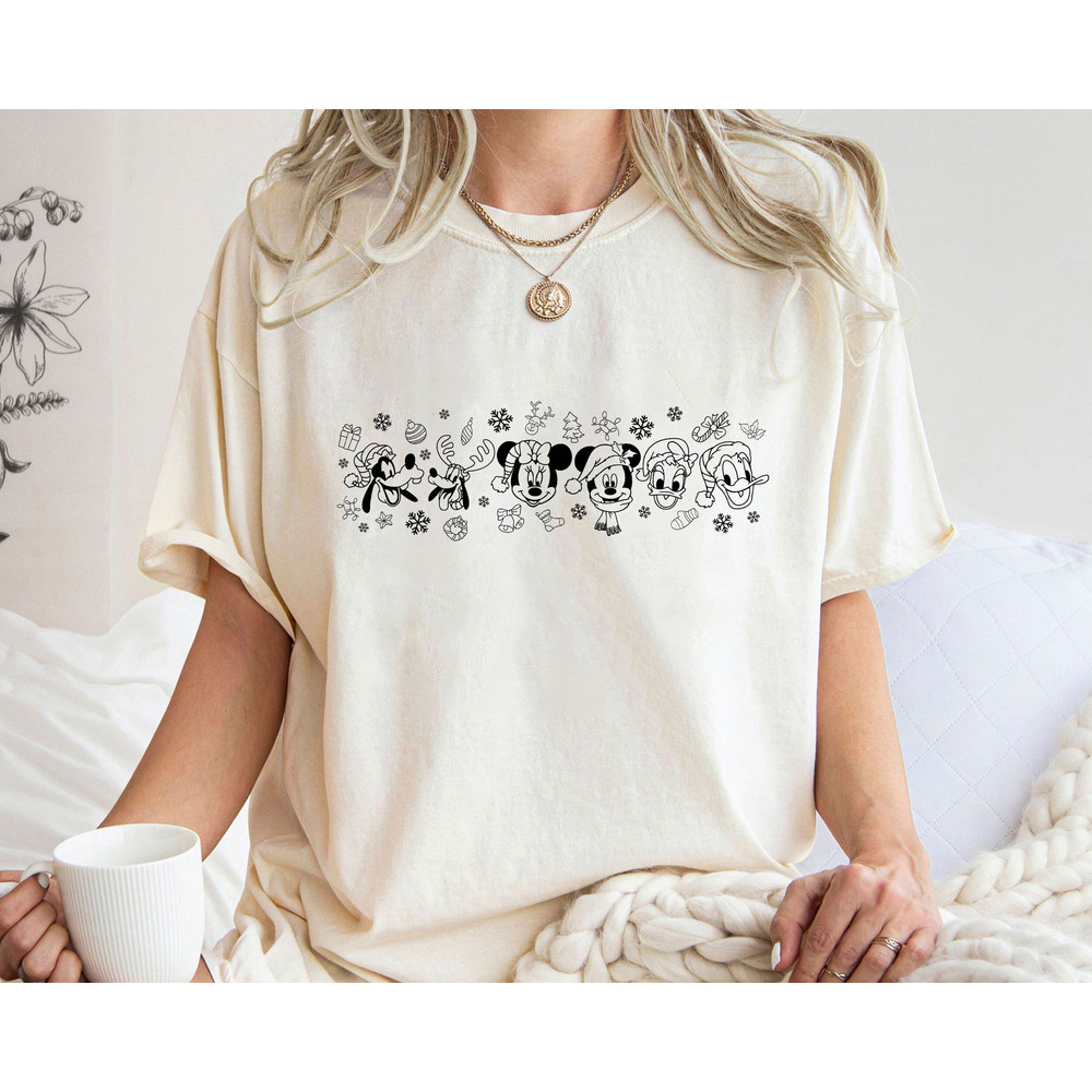 Mickey And Friends Outline A Very Merry Christmas Party Shirt Family Matching Walt Disney World Shirt Gift Ideas Men Women.jpg