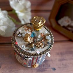 Gray Alice jewelry box,Box with White,Ring holder,Alice in Wonderland, Round jewelry box,Wedding ring Box,Free shipping