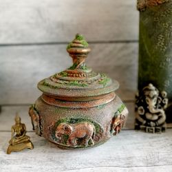 Oriental style jewelry box, elephant bas-reliefs, Wooden box with oxidized patina, Treasure box, Round box, Ruins, Moss