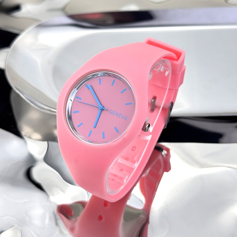 Luxury Waterproof Ultra Thin Women's Quartz Watch Elegant Design for Fashion Forward Ladies