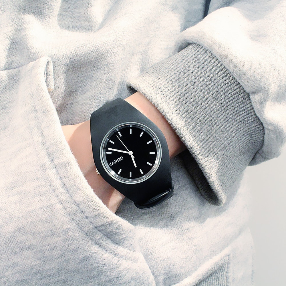 Luxury Waterproof Ultra Thin Women's Quartz Watch Elegant Design for Fashion Forward Ladies