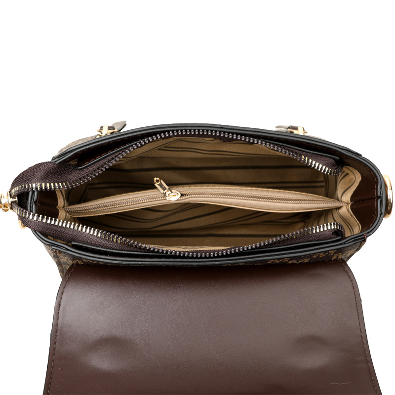 Classic Retro Handbag For Women Stylish Shoulder Messenger Bag For Daily Use Travel And Shopping 3