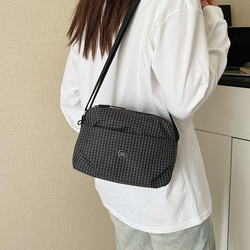 Nylon Crossbody Bag Casual Lightweight Versatile Sports Shoulder Bag 3