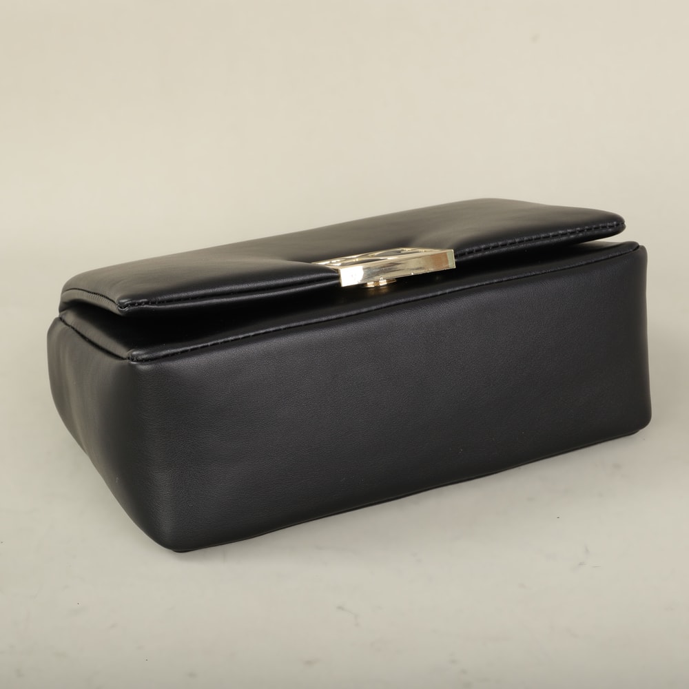 Luxury Womens Shoulder Bag Lightweight Fashion Crossbody Bag Portable Casual Handbag 2