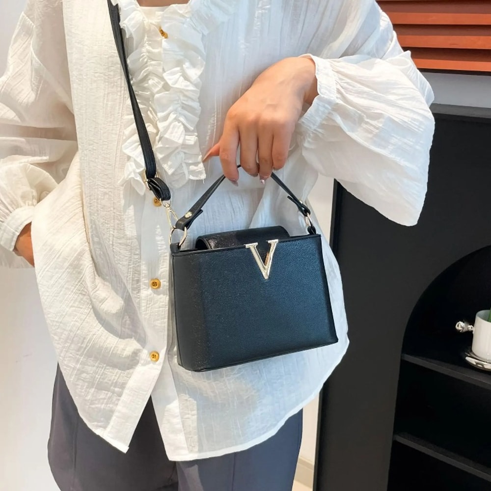 Luxury Womens Tote Bag Chic V Shaped Stylish PU Leather Bucket Bag Top Cover Handbag Women Shoulder 3