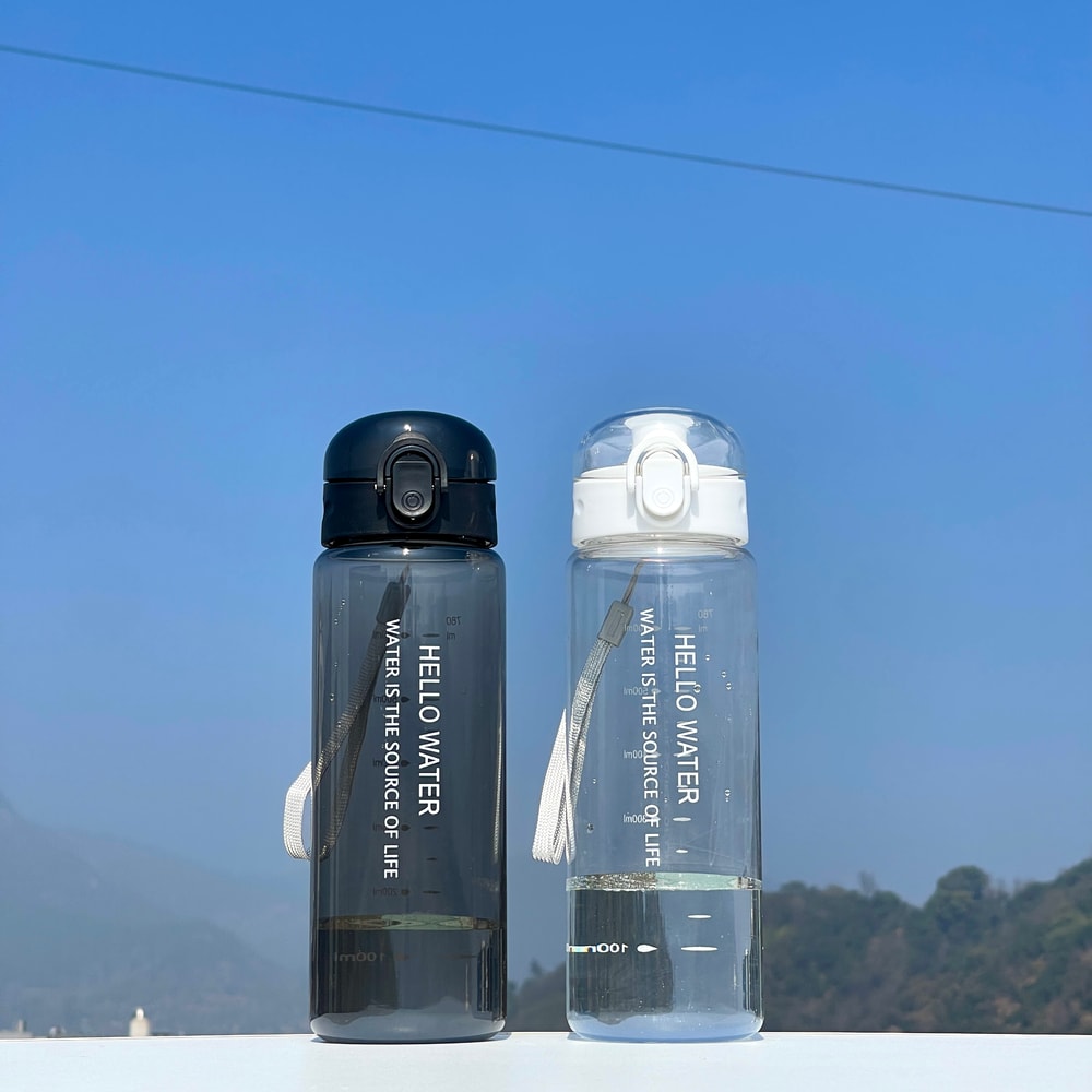 Leak Free Sports Water Bottle BPA Free Lightweight Portable For Hiking Gym And Travel 2