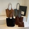 Vintage PU Leather Shoulder Bag for Women Chic Underarm Commuting Handbag Versatile Hot Sale Purses