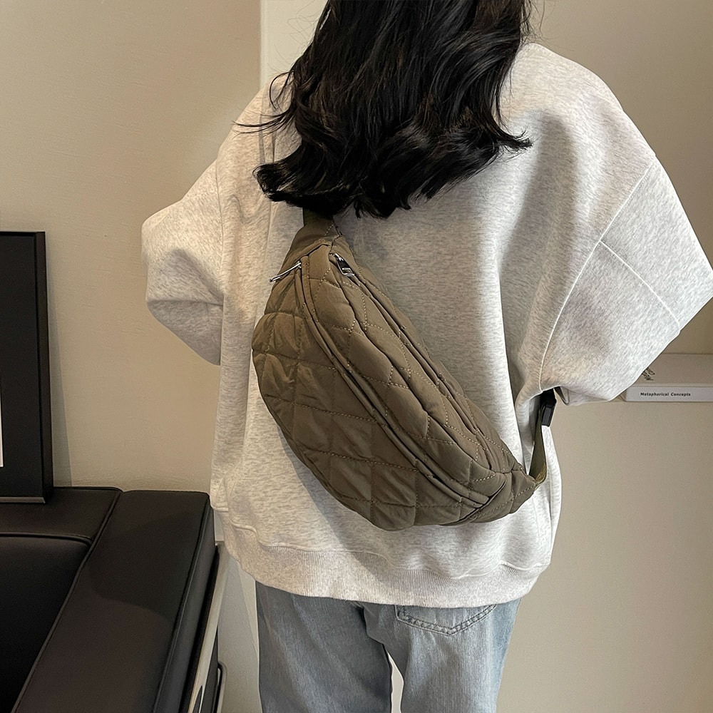 Large Capacity Waterproof Crossbody Bag Stylish Quilted Shoulder Bag for Everyday Use