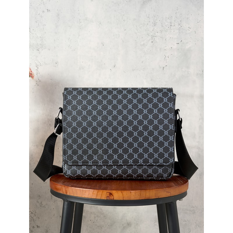 Simple Casual Flap Crossbody Bag Lightweight Large Capacity Satchel For Business Work 5