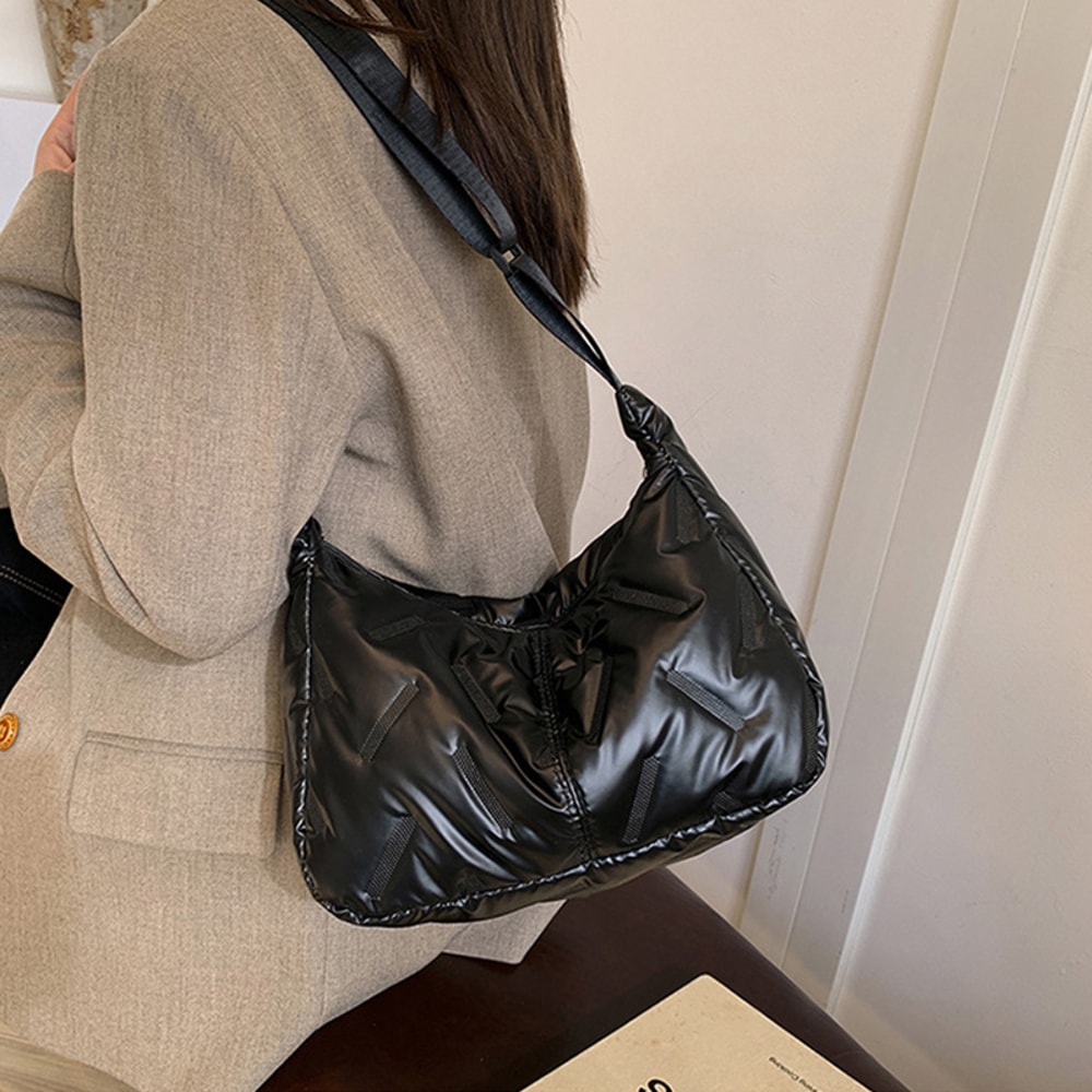 Fashionable Quilted Hobo Bag for Women Large Capacity Winter Tote Padded Shoulder Bag for Casual Commuting