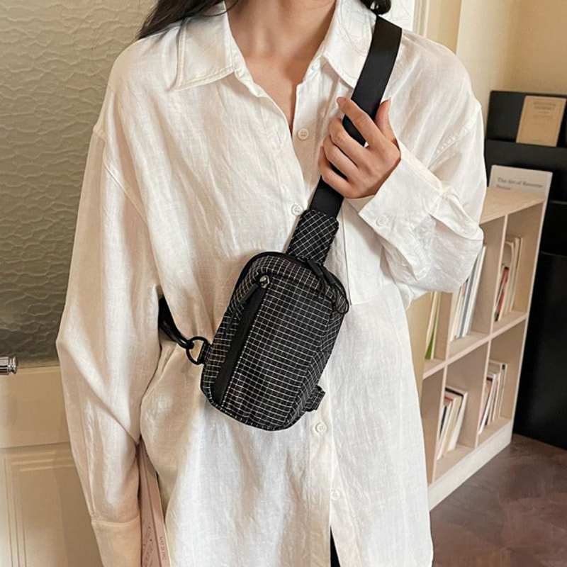 Multifunctional Nylon Chest Bag Waterproof Lightweight Crossbody Bag for Men & Women, Ideal for Active Lifestyles