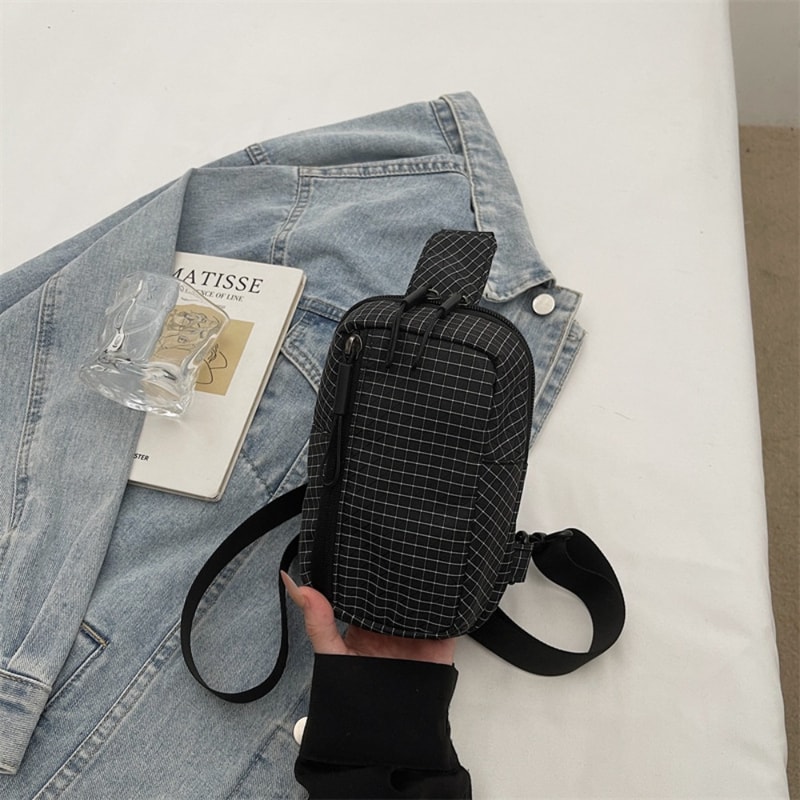 Multifunctional Nylon Chest Bag Waterproof Lightweight Crossbody Bag for Men & Women, Ideal for Active Lifestyles