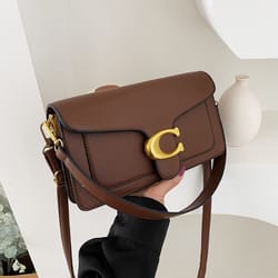 fashionable underarm shoulder bag with dual straps and diagonal small square bag