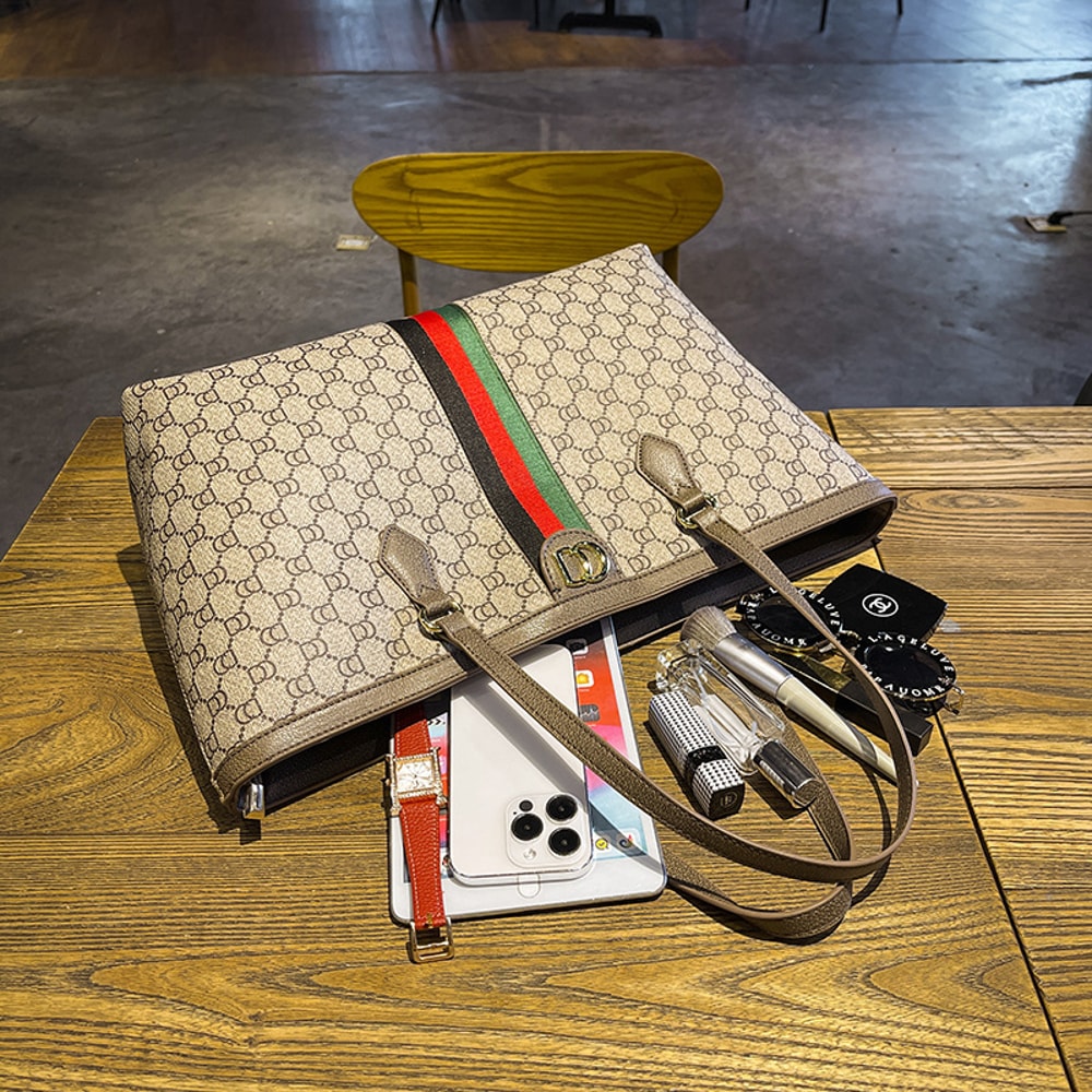 Large Capacity Light Luxury Womens Tote Bag Versatile Fashionable Commuter Mommy Shoulder Bag 2